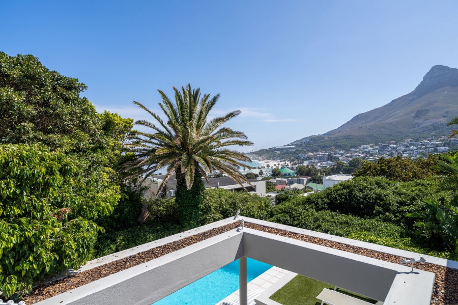 8 Bedroom Property for Sale in Camps Bay Western Cape